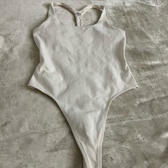 Alo sleek body size small color off white - Picture 4 of 4